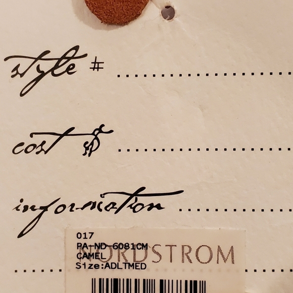 Nolan Camel Colored Gloves with Jeweled Accent NWT - Picture 7 of 8